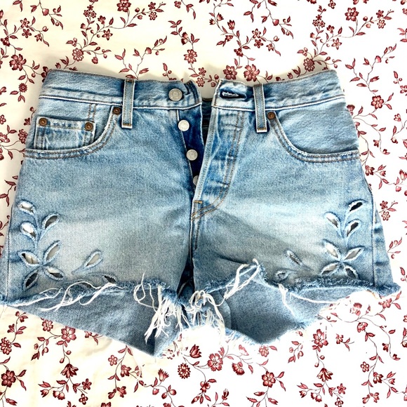 Levi's Pants - NWOT Levi’s High Waisted Jean Shorts